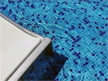 Pool & jacuzzi